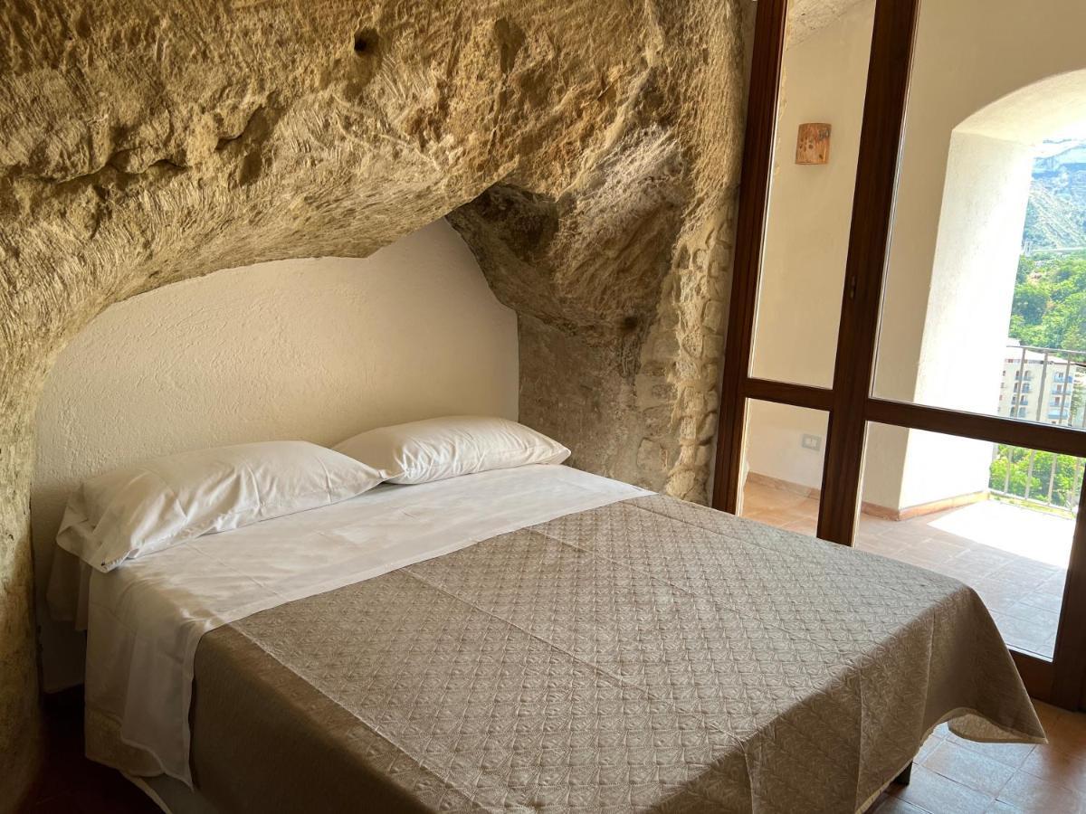 La Rupe Apartments تروبيا المظهر الخارجي الصورة